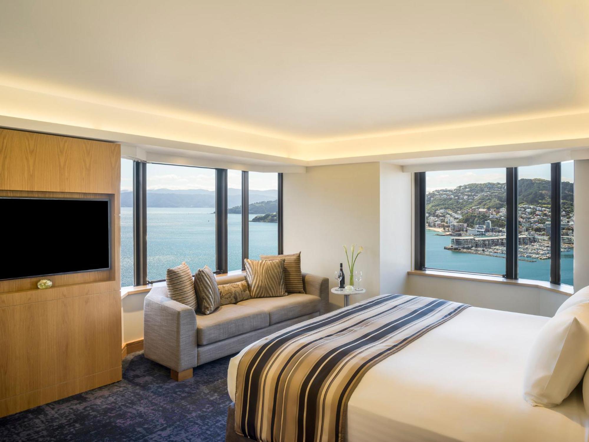 Intercontinental Wellington By Ihg Ξενοδοχείο Εξωτερικό φωτογραφία A bedroom at The Langham, Hong Kong