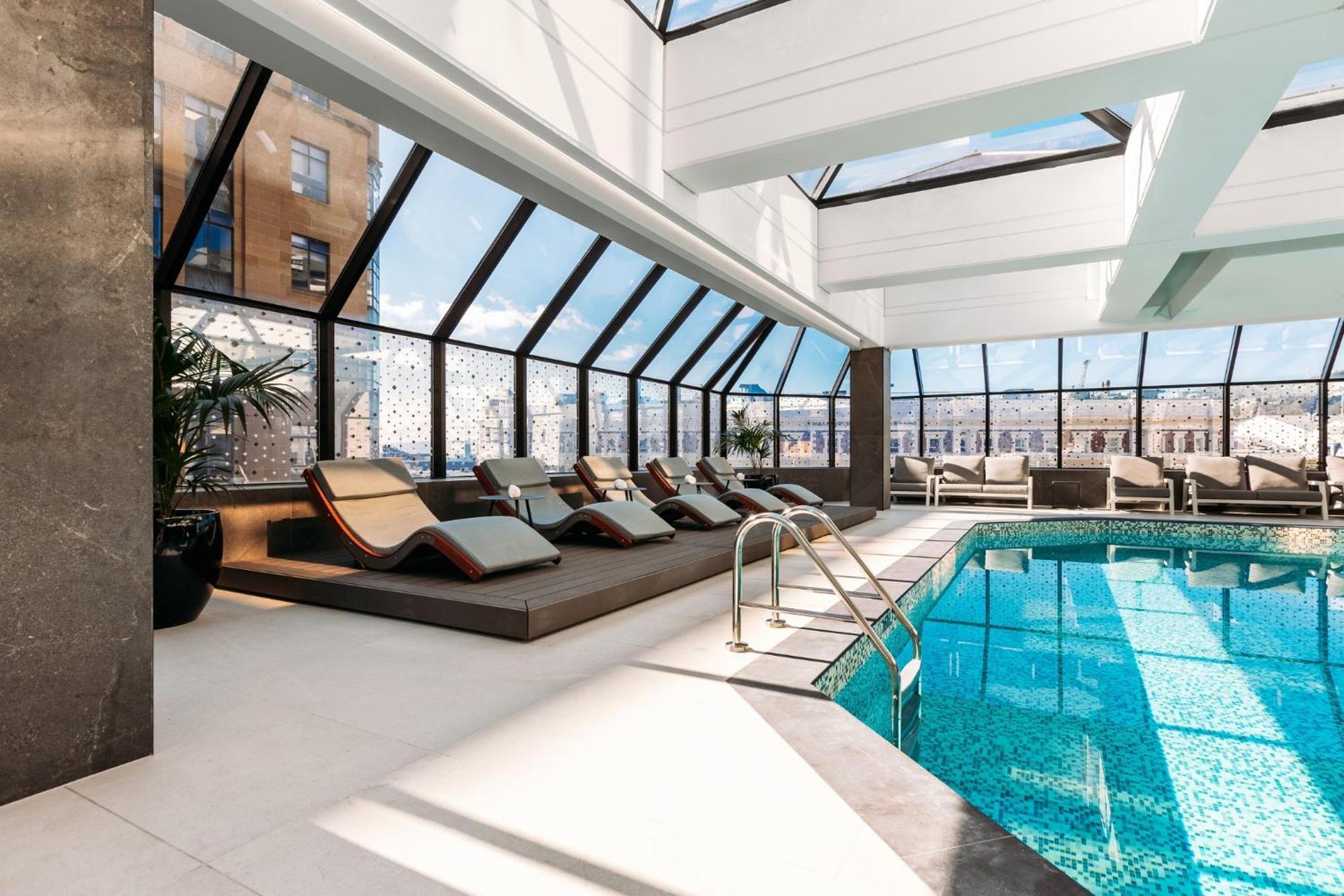 Intercontinental Wellington By Ihg Ξενοδοχείο Εξωτερικό φωτογραφία The pool at the 100 East 53rd Street building
