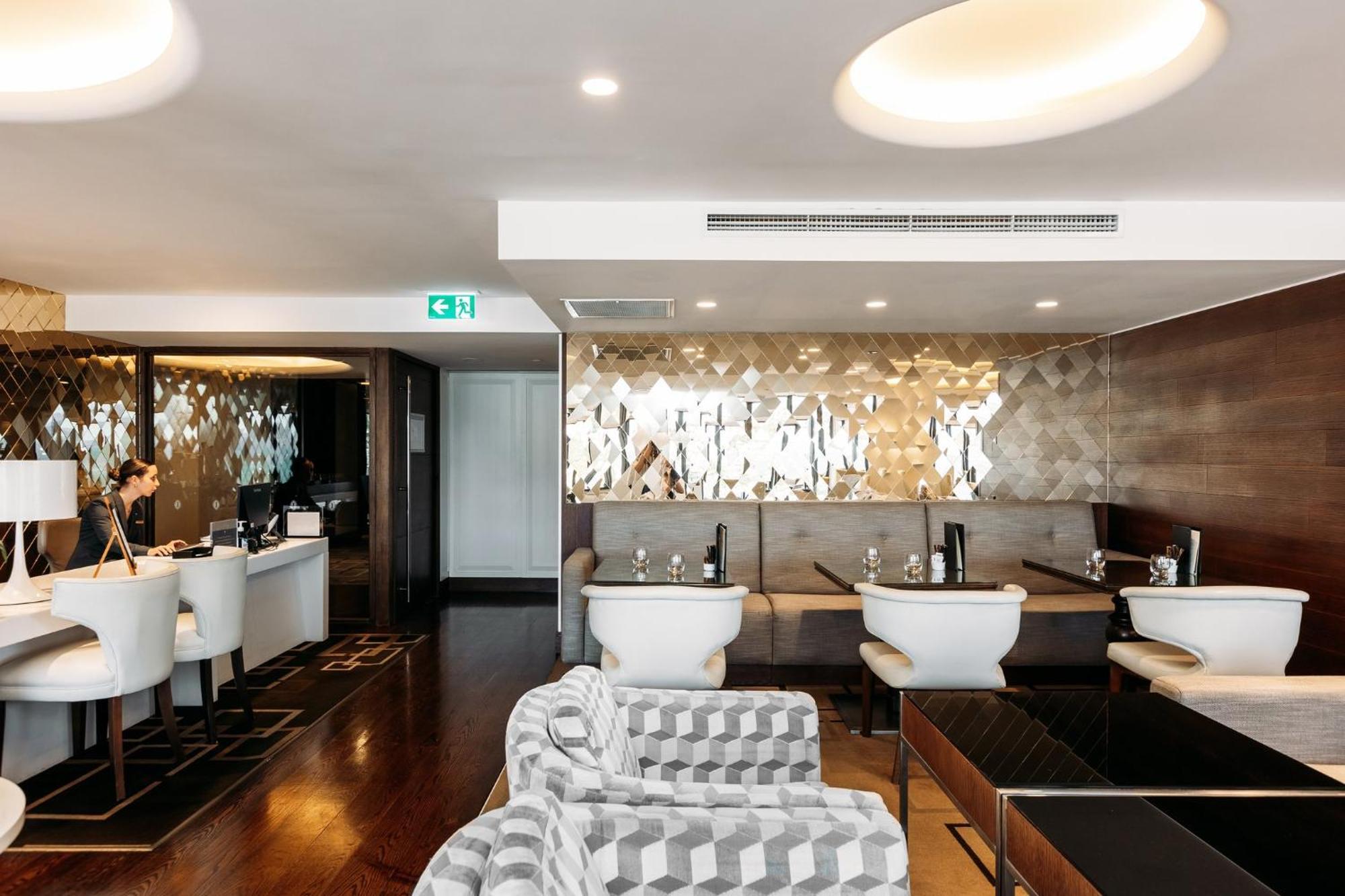 Intercontinental Wellington By Ihg Ξενοδοχείο Εξωτερικό φωτογραφία The interior of the lounge